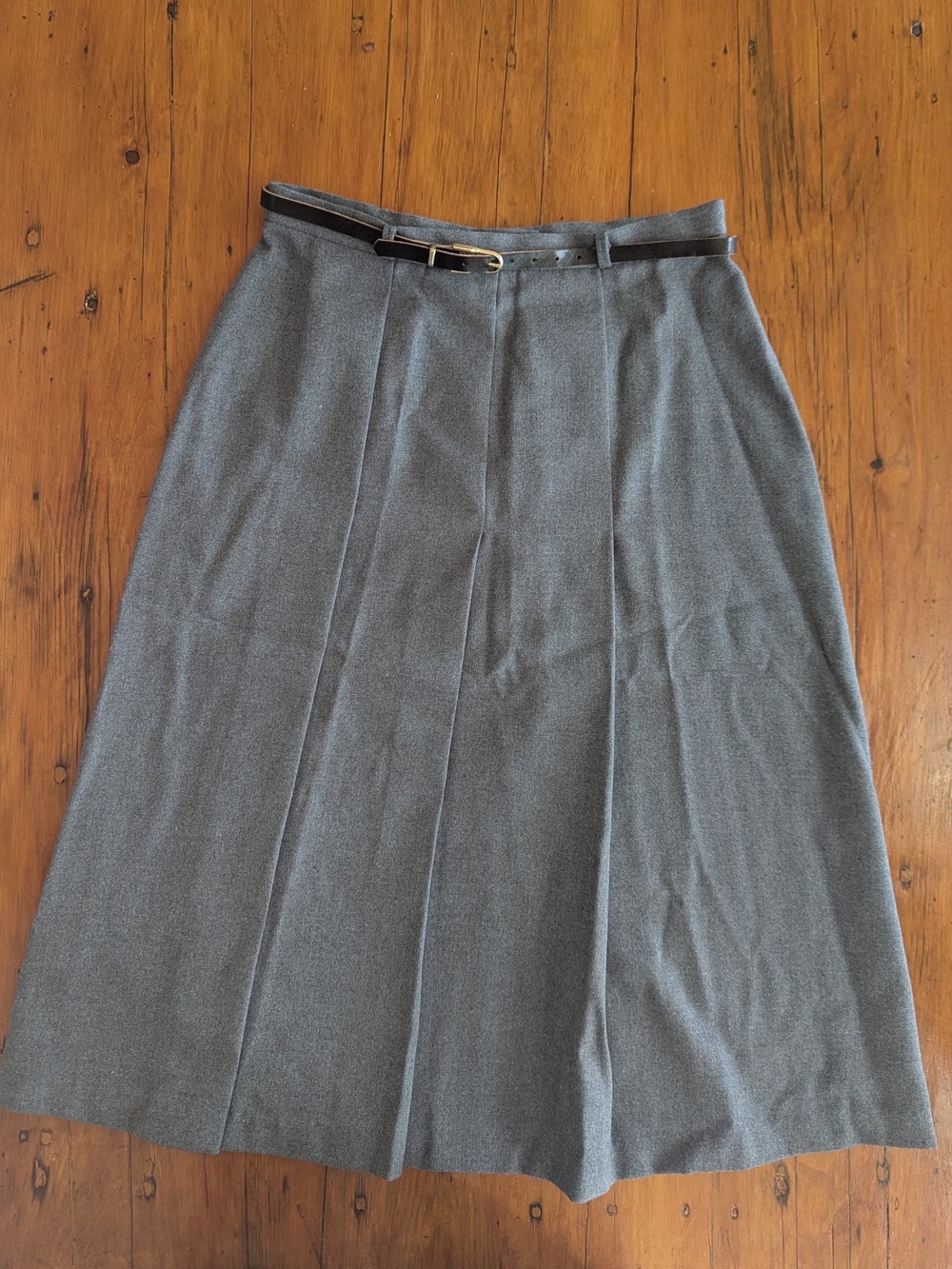 Vintage Classic Allure Montreal Gray A-Line Women’s Skirt with Belt